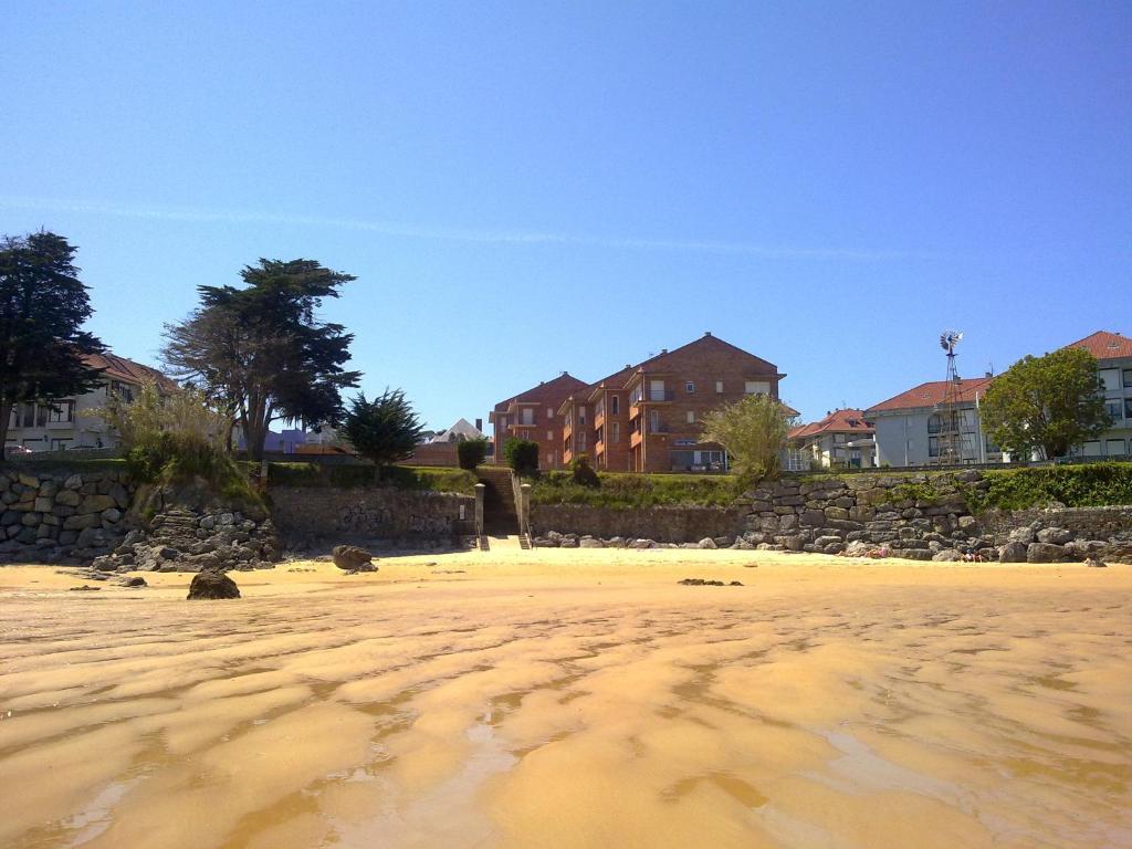 Apartamentos Zenit Mar Noja Bilik gambar