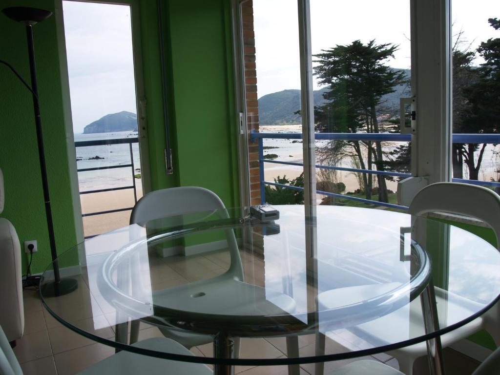 Apartamentos Zenit Mar Noja Bilik gambar
